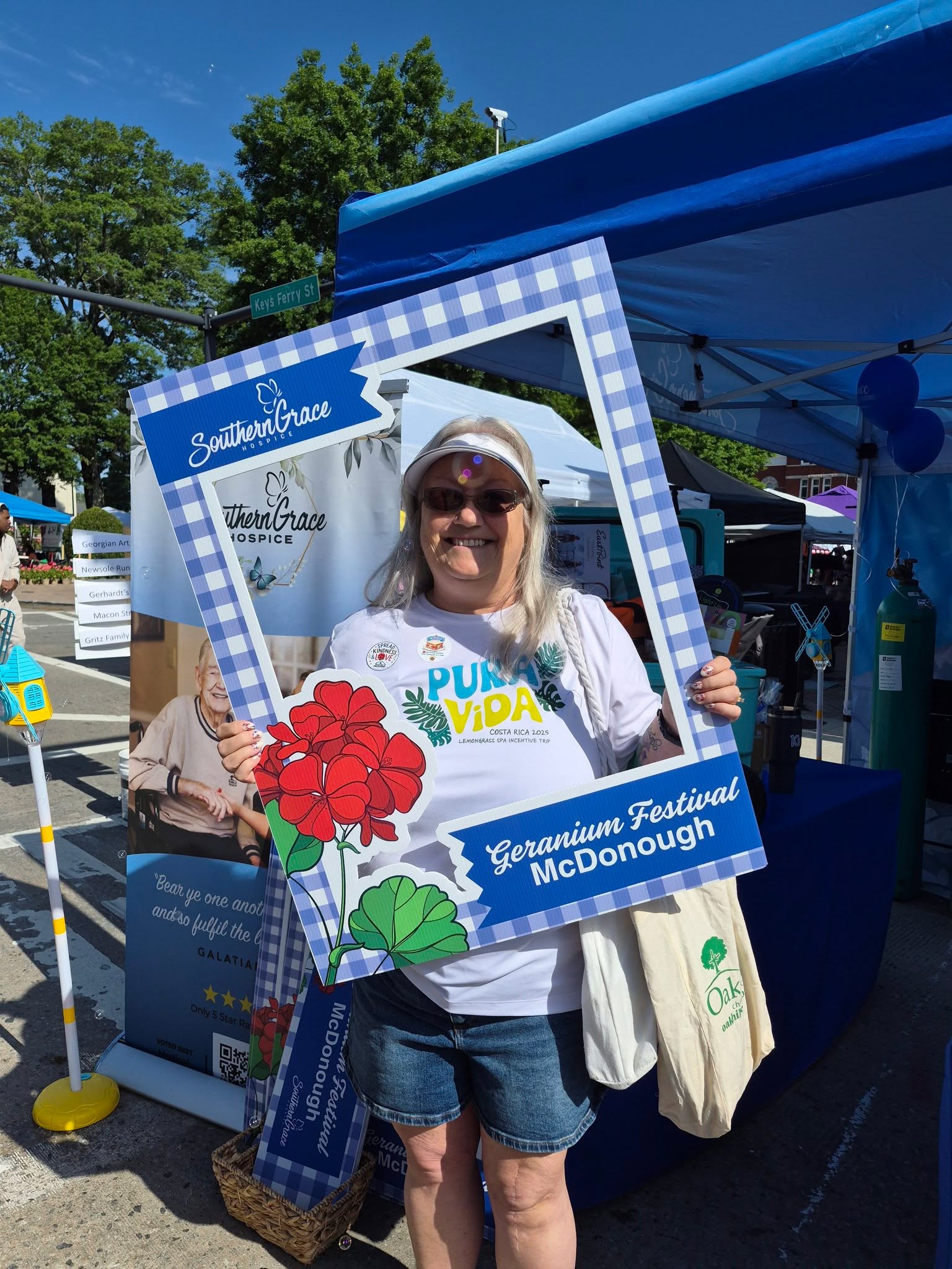 Stopped by Southern Grace Hospice at the Geranium Festival Craft Show in McDonough! 

Stop by if you're out there!

#HisGraceIsEnough