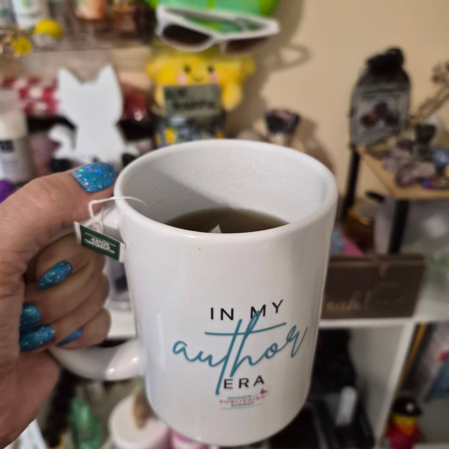 Woohoo! 
You made it to Wednesday!

Sipping on some Peppermint Tea to help clear the sinuses. All these storms are causing undo pressure 😁

Get out there and make your day wonderful!

#healthyskincarelady 
#spadateandacoffeebreak 
#shellscleancarelemongrassspa 
#storyteller